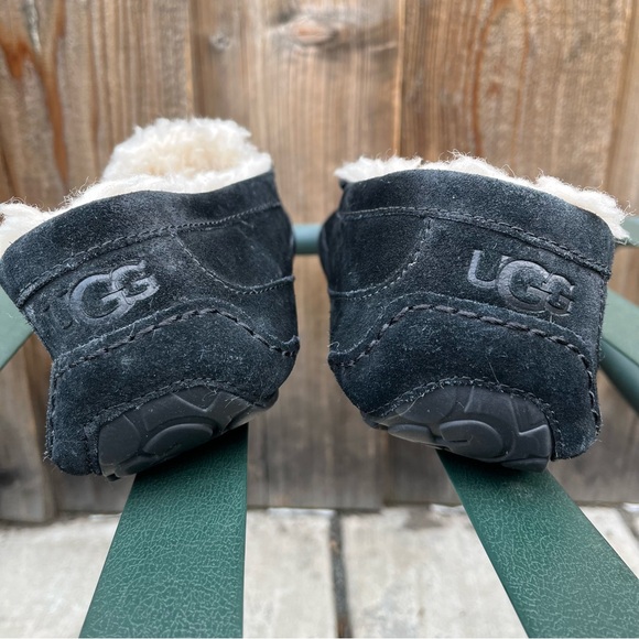 Some home slippers - Picture 7 of 8